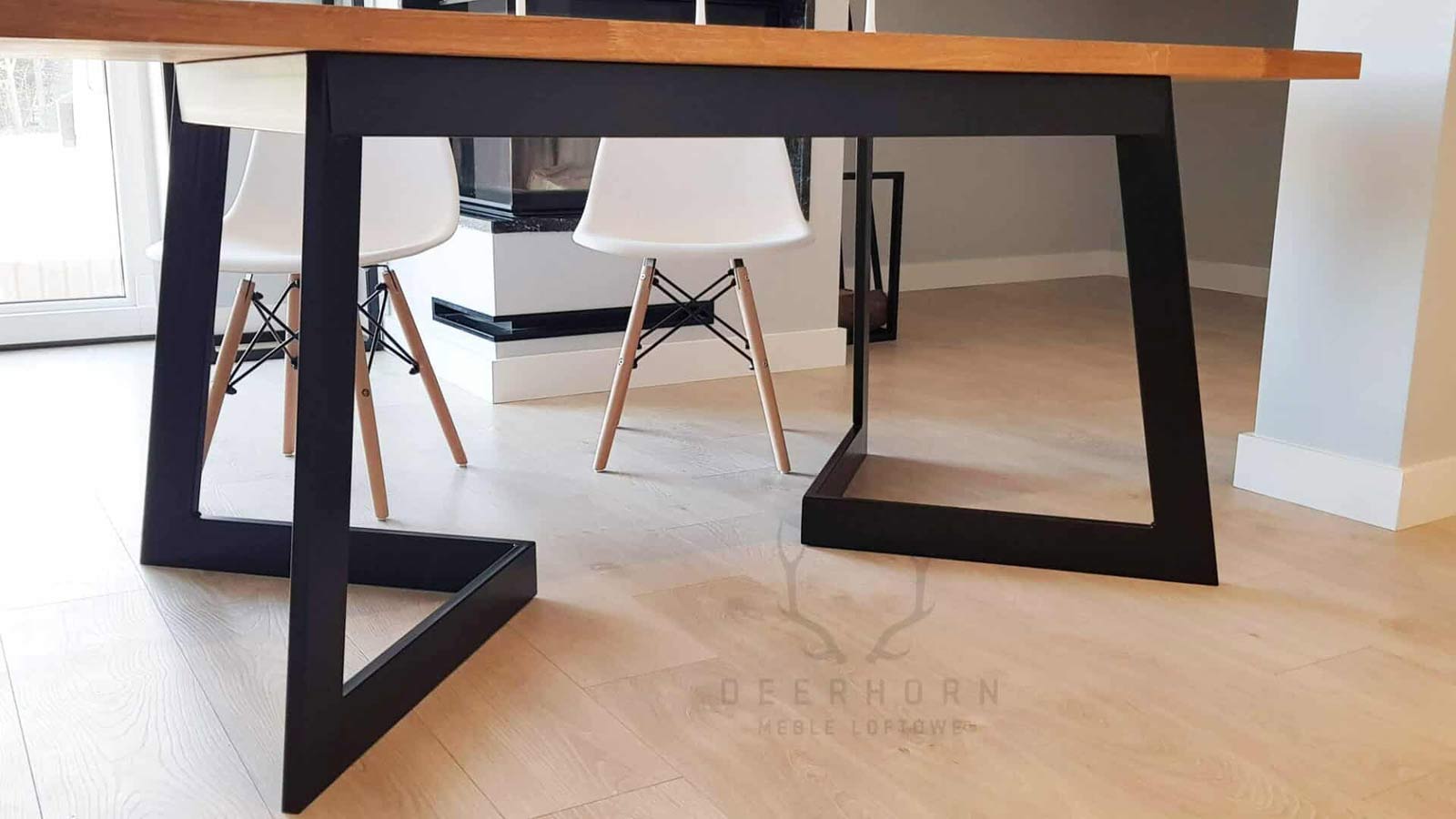 Tisch mit Eichenplatte "future style" Loft