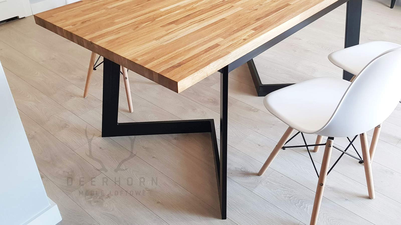Tisch mit Eichenplatte "future style" Loft