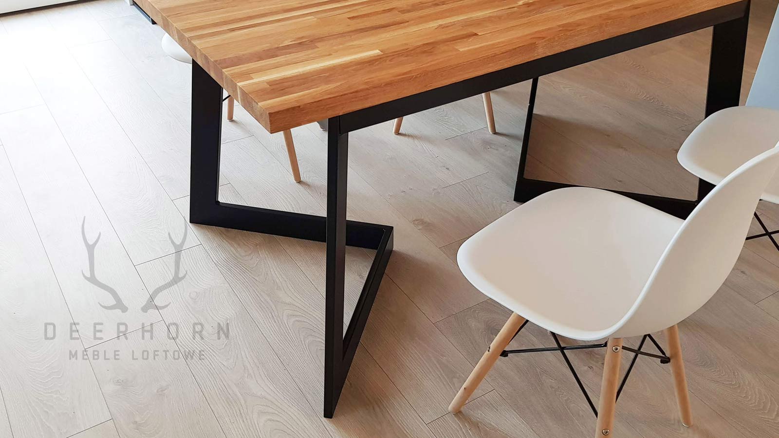 Tisch mit Eichenplatte "future style" Loft