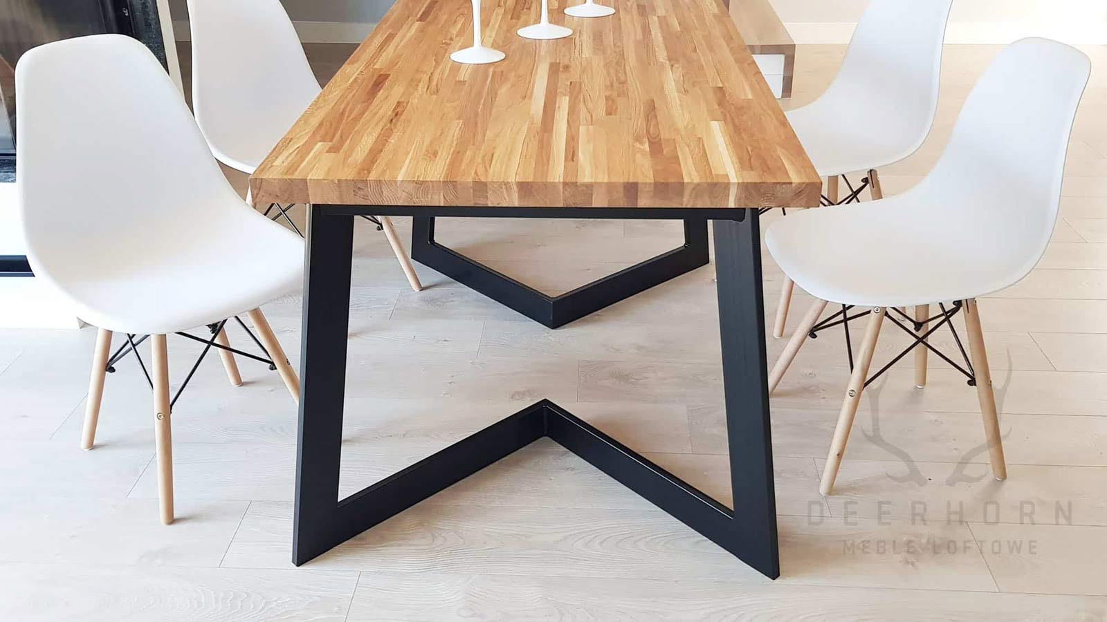 Tisch mit Eichenplatte "future style" Loft