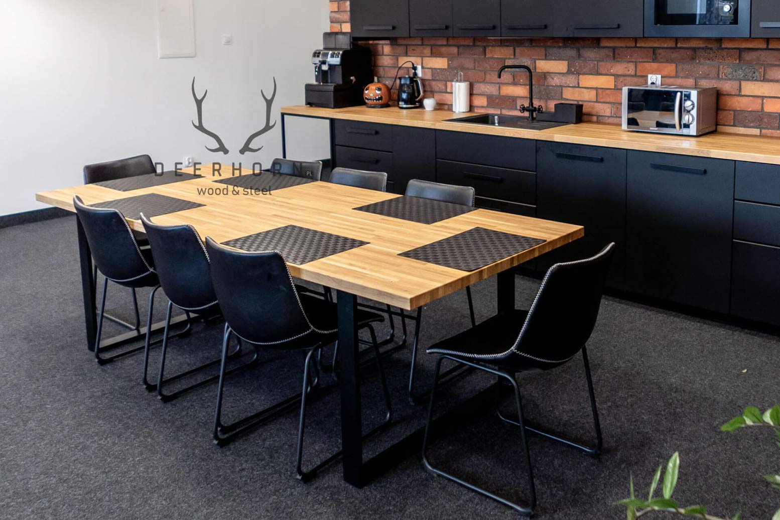 Tisch mit Holzplatte 250x100cm für acht Personen