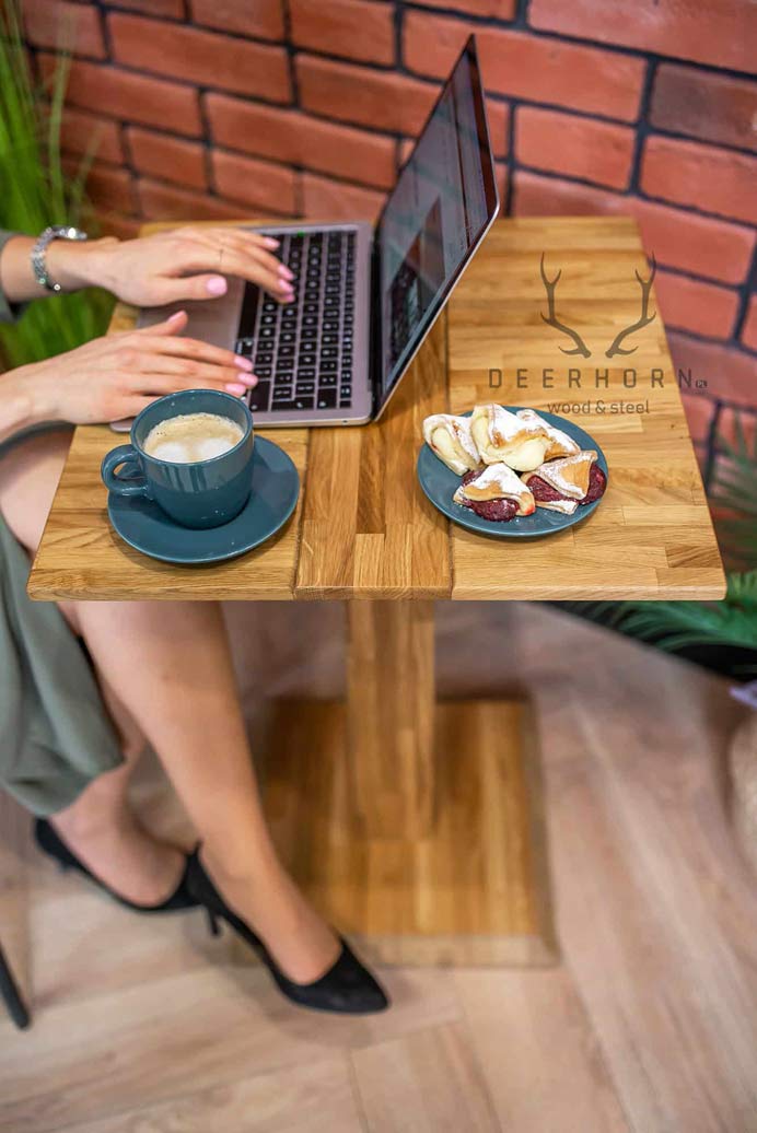 Quadratischer Holztisch für Coworking-Büros, Cafés, Restaurants