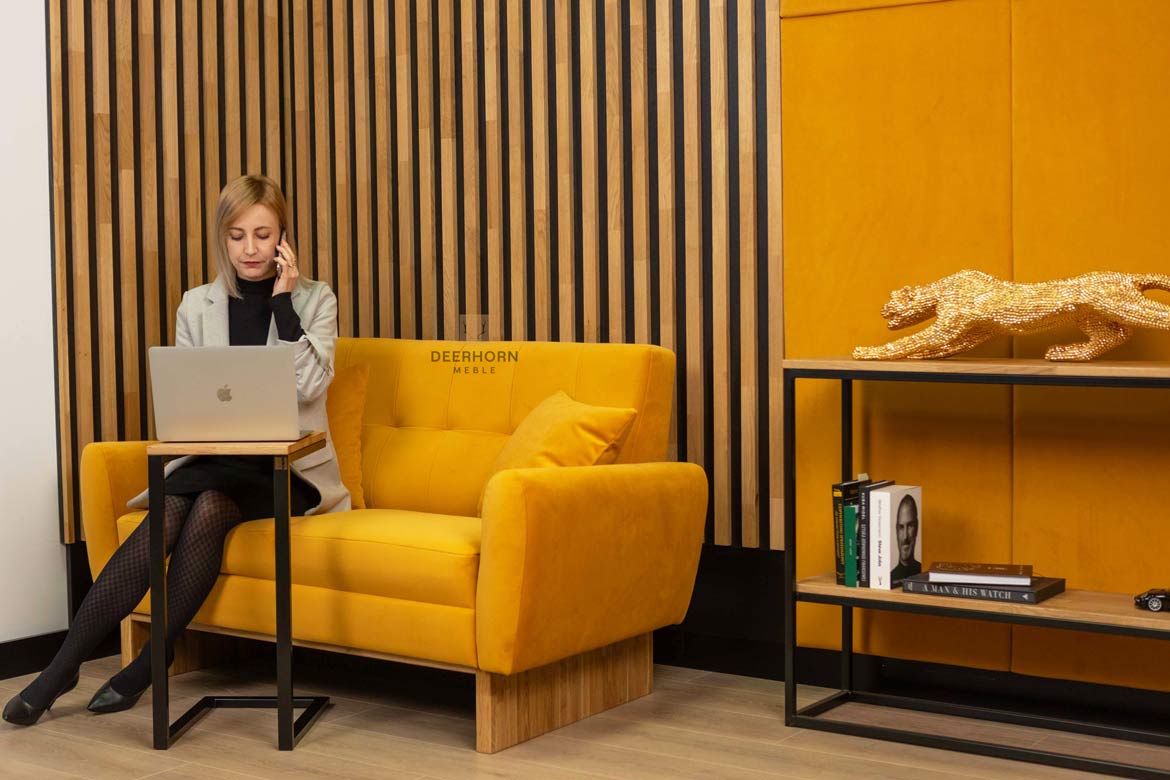 Zweisitziges Velours-Bürosofa