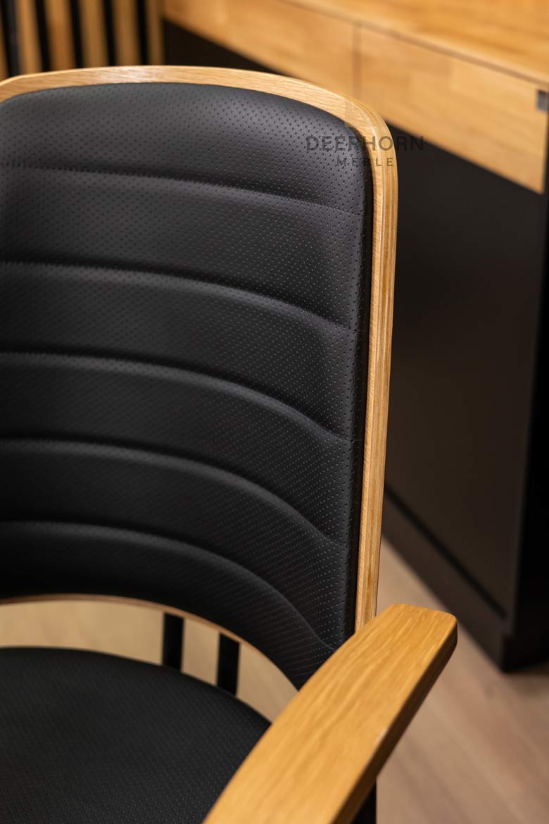 Schreibtischstuhl für das Büro, hergestellt in Polen