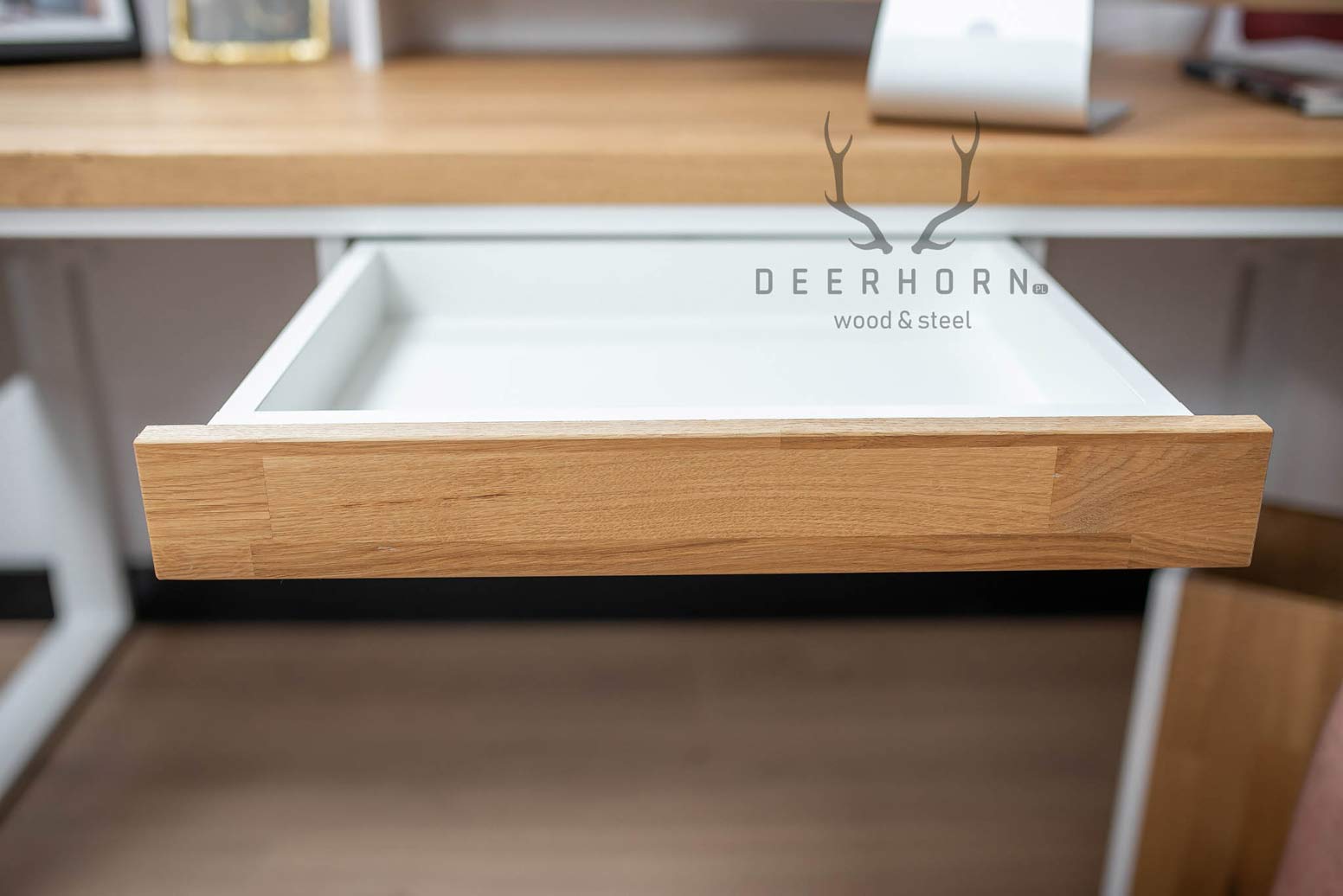 Kleine Schublade mit niedriger Front für Loft-Schreibtisch