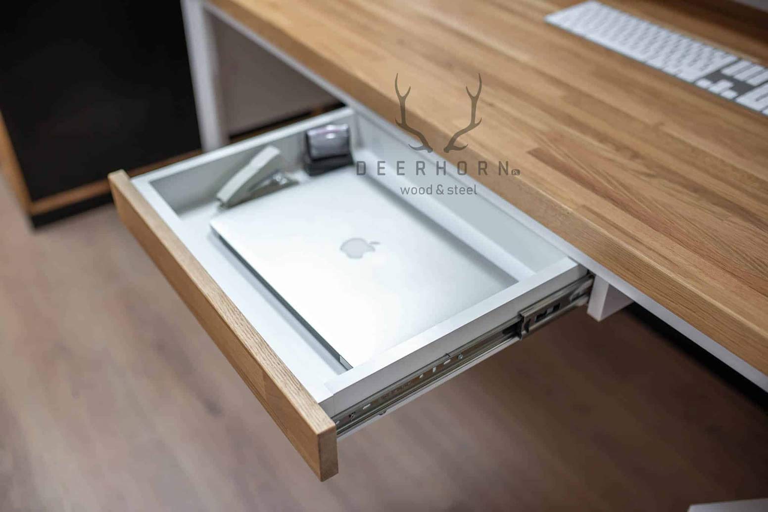 Kleine Schublade mit niedriger Front für Loft-Schreibtisch