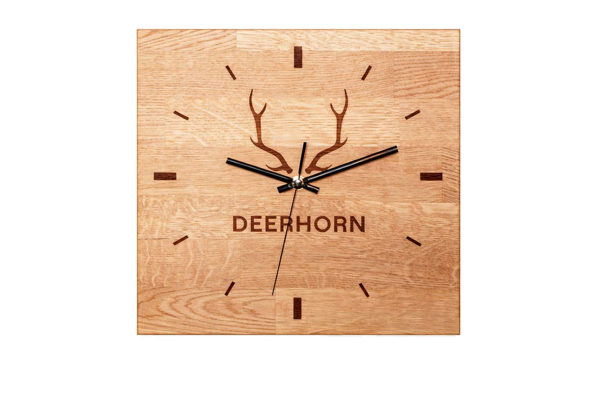 Wanduhr aus Holz für das Büro