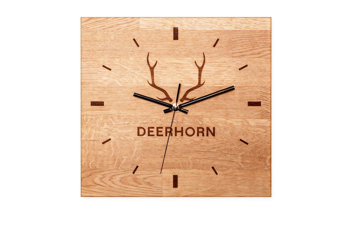 Wanduhr aus Holz für das Büro