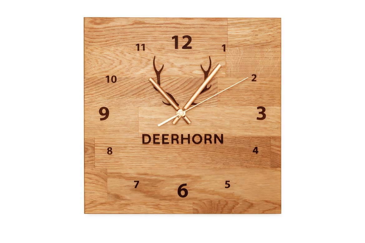 Wanduhr aus Holz für das Büro