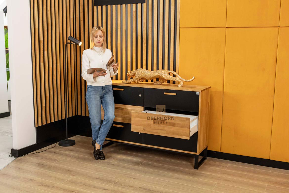 Bürokommode aus Holz und Metall im industriellen Loft-Stil. Breite 140cm