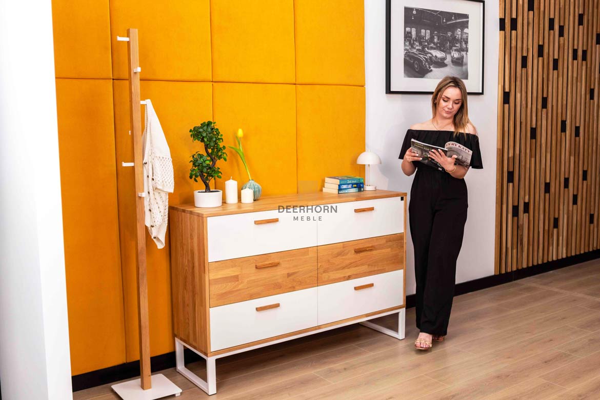 Weiße Bürokommode aus Holz und Metall im industriellen Loft-Stil. Breite 140cm