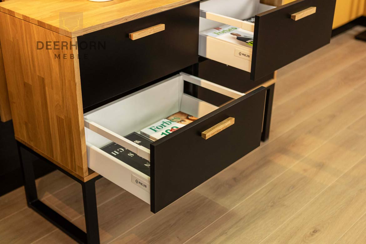 Schwarze Kommode aus Holz und Metall