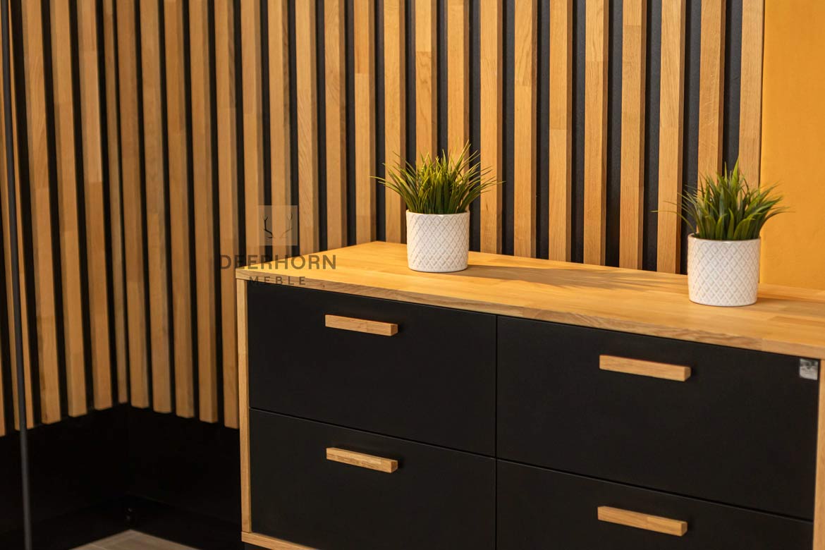 Schwarze Kommode aus Holz und Metall