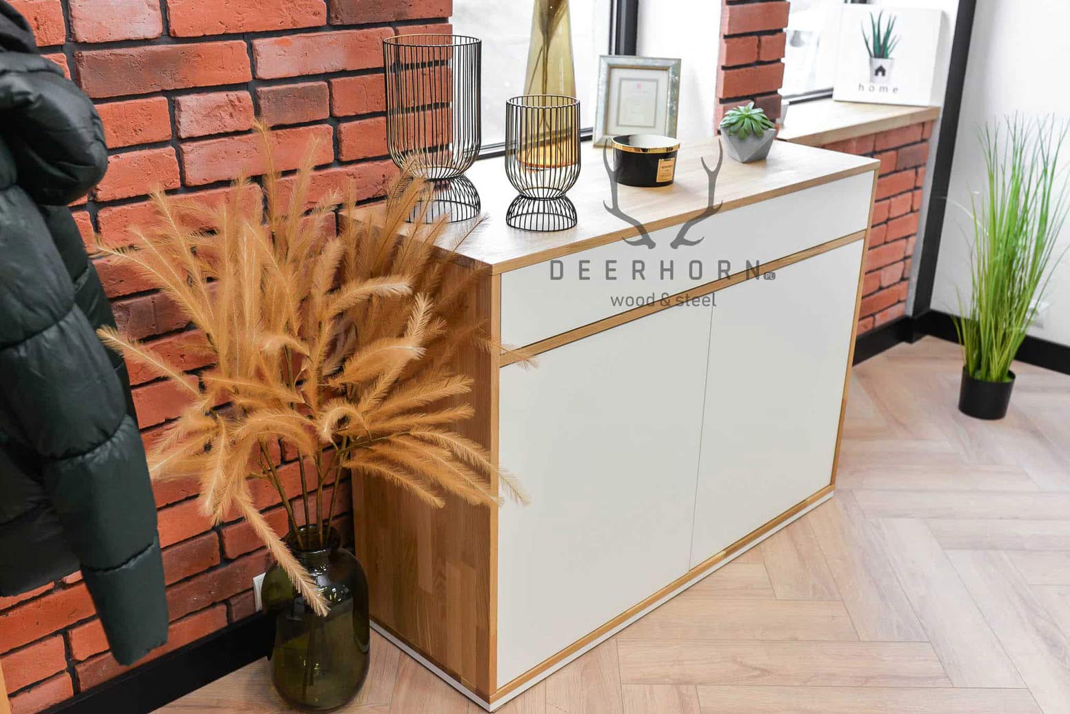 Weiße Loft-Büro schlanke Kommode
