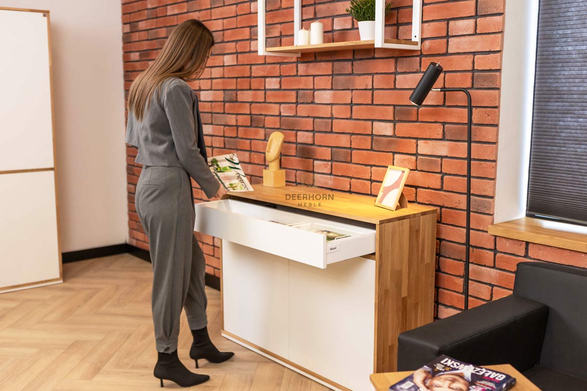 Weiße Loft-Büro schlanke Kommode