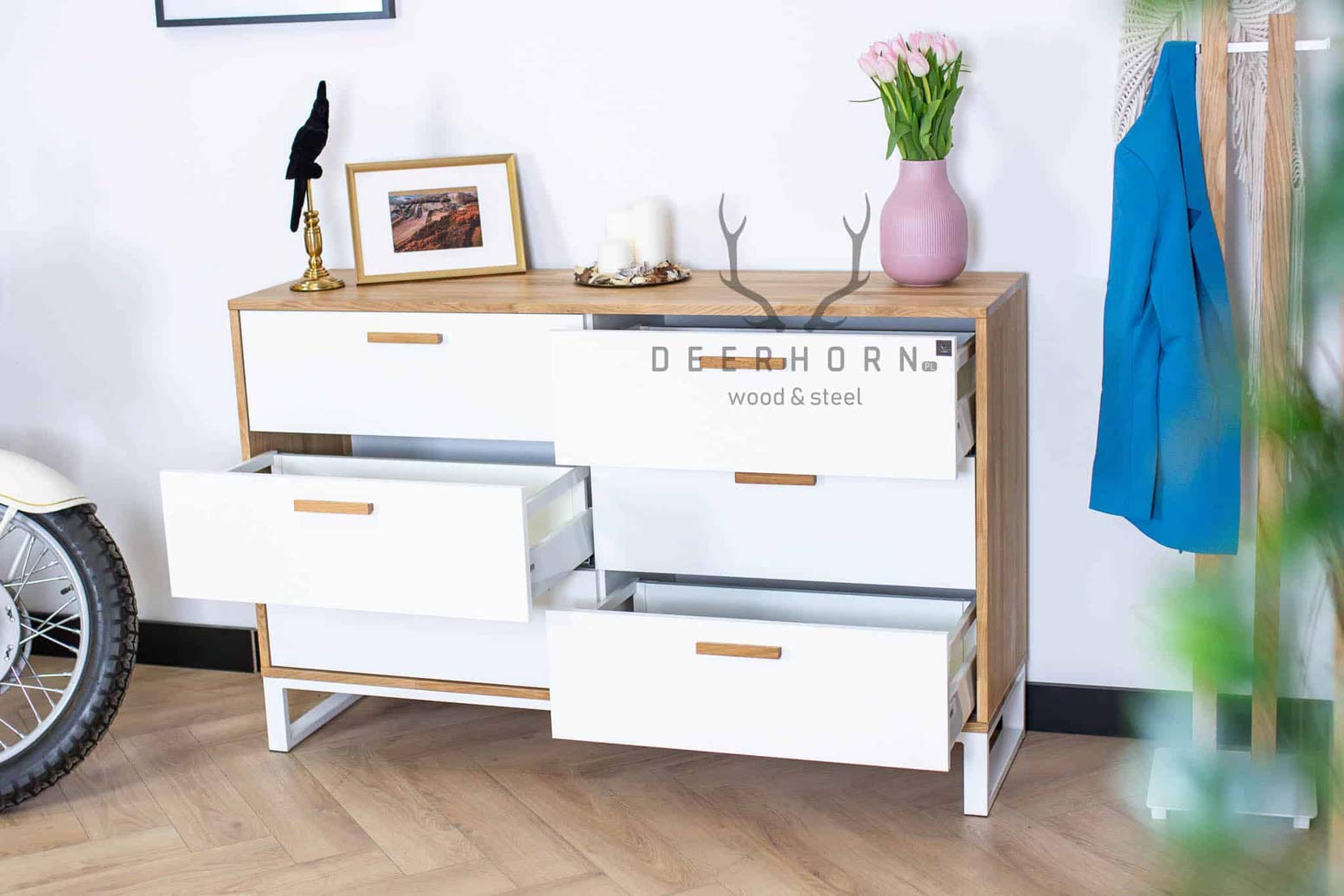 Moderne weiße Bürokommode mit hochwertigen Schubladen