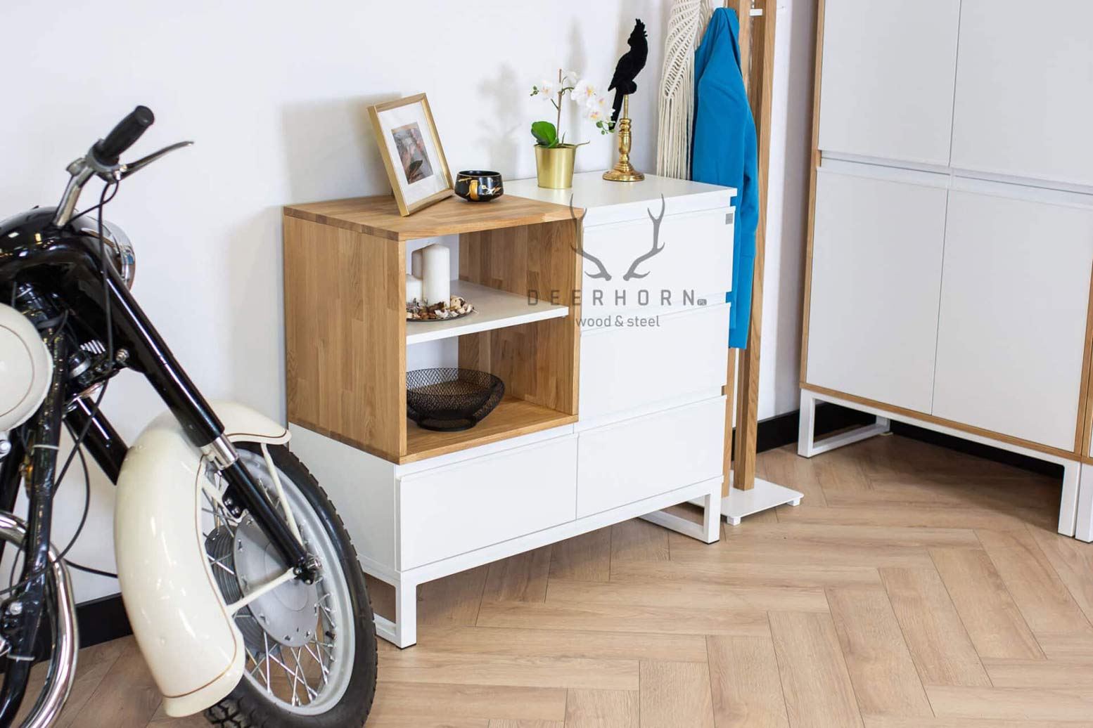 Weiße Kommode mit Schubladen für das Büro oder Arbeitszimmer Loft Office Plus
