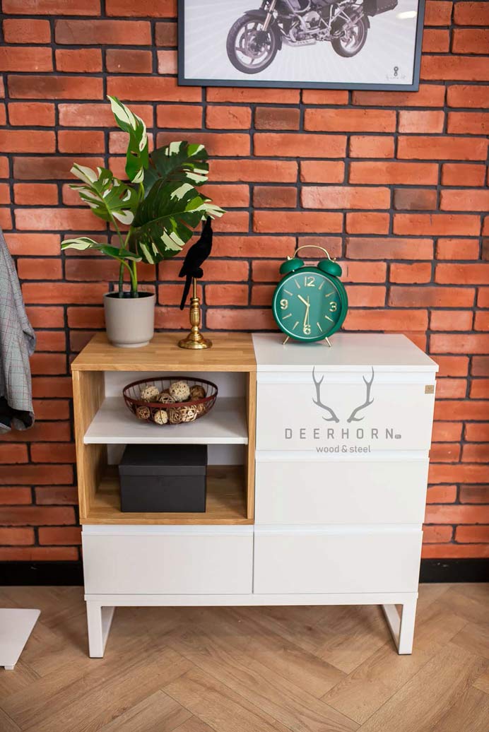 Weiße Kommode mit Schubladen für das Büro oder Arbeitszimmer Loft Office Plus