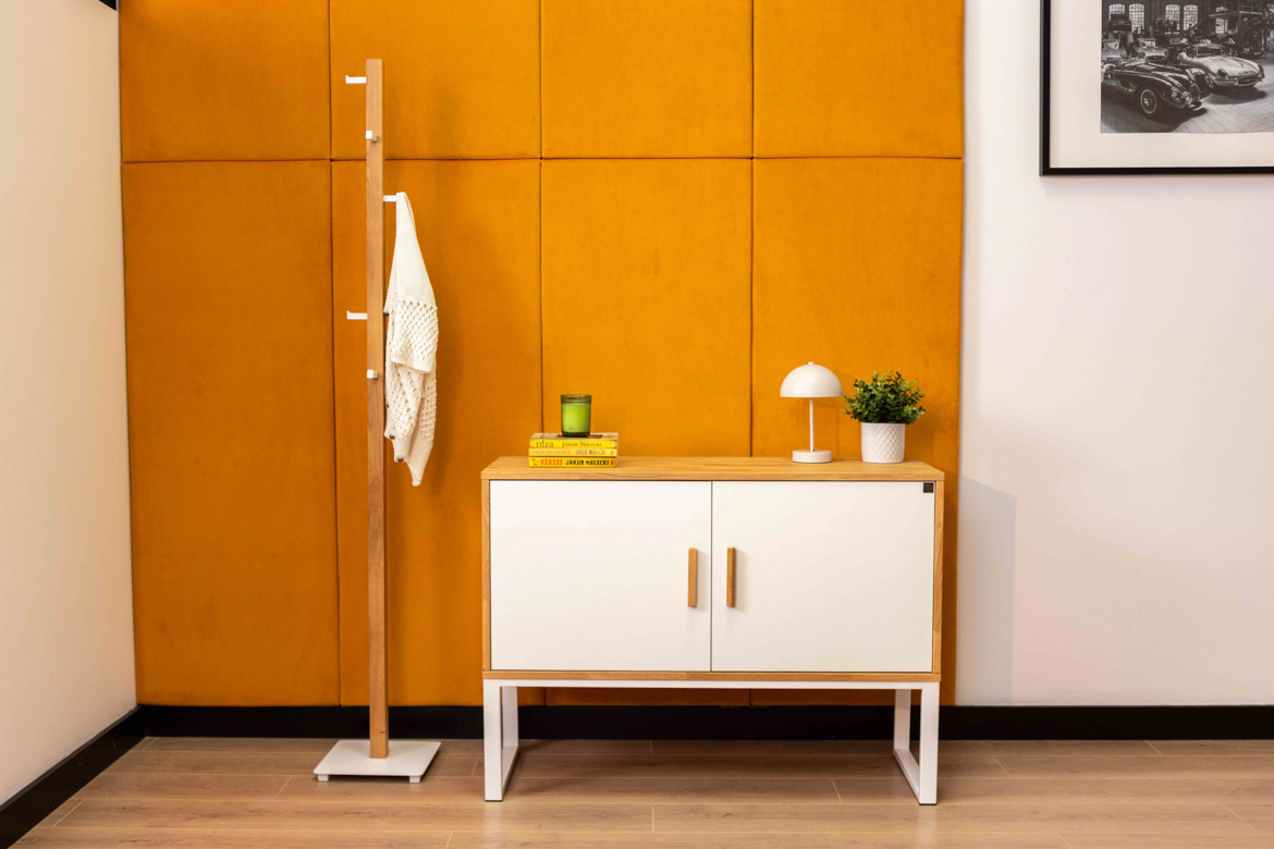 Weißer Aktenschrank für Büro oder Arbeitszimmer