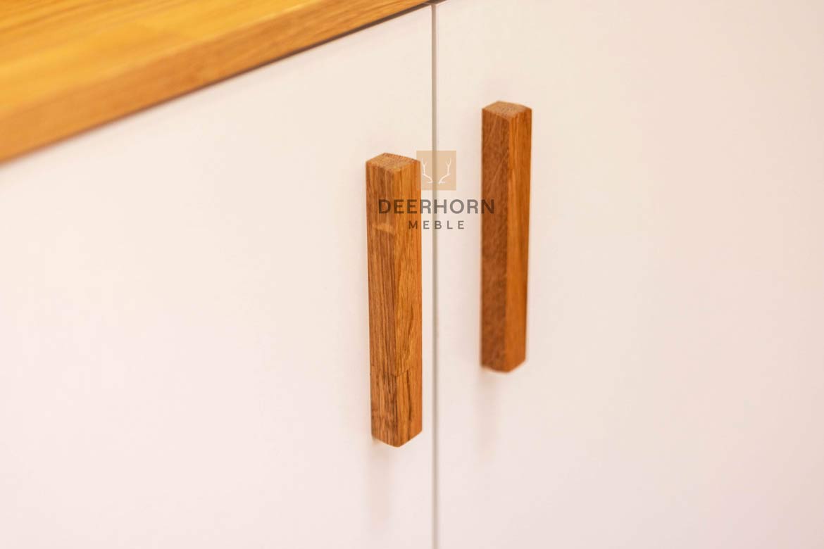 Kommode aus Holz, geräumig mit Einlegeböden für Akten und Dokumente