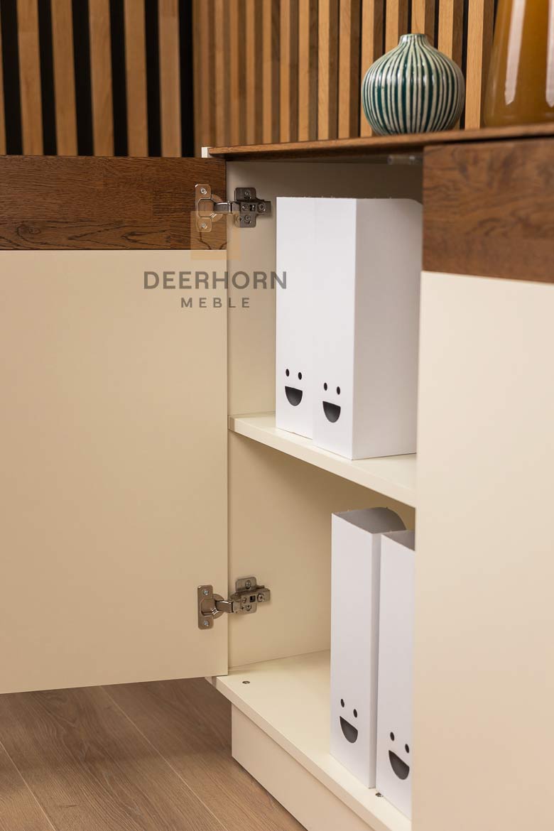 Dreitürige Kommode für Wohnzimmer und Büro elfenbeinfarben