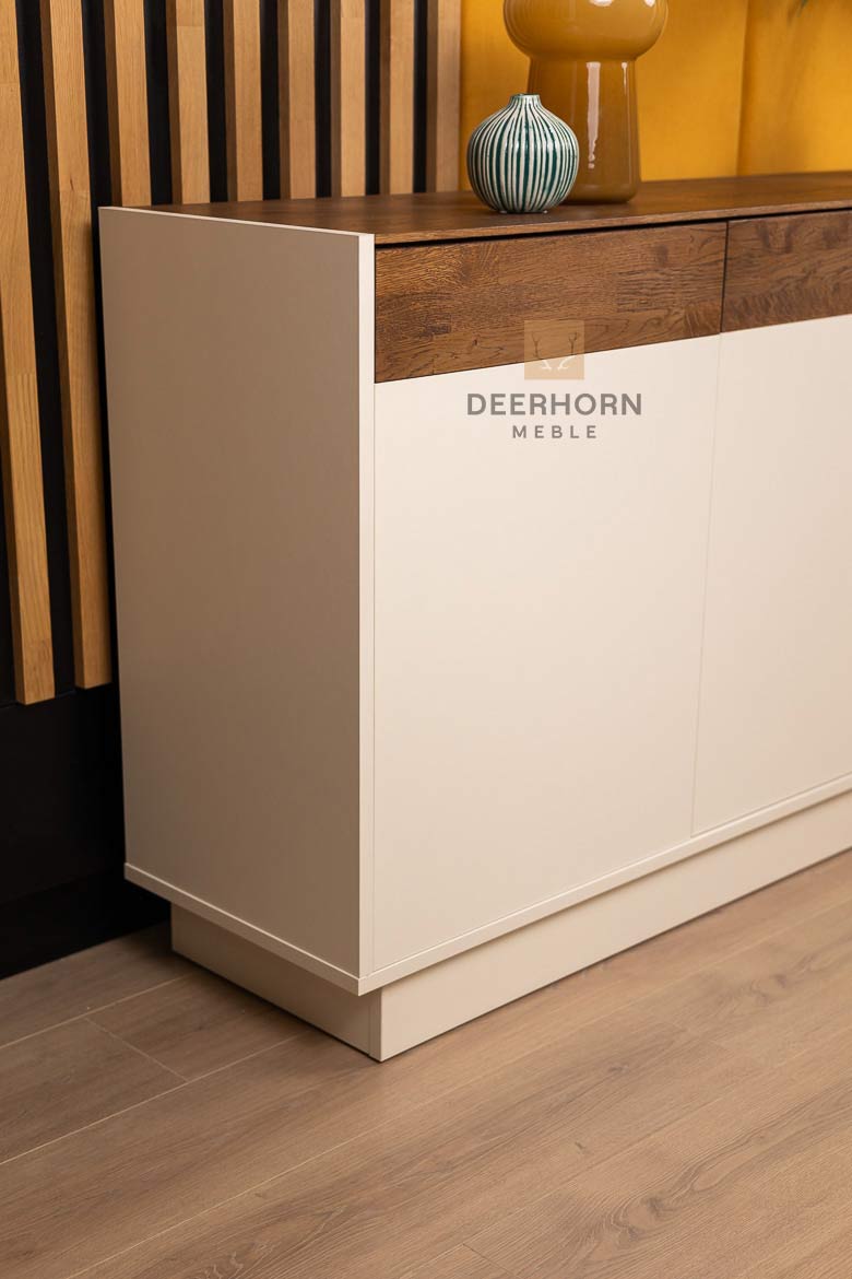 Dreitürige Kommode für Wohnzimmer und Büro elfenbeinfarben