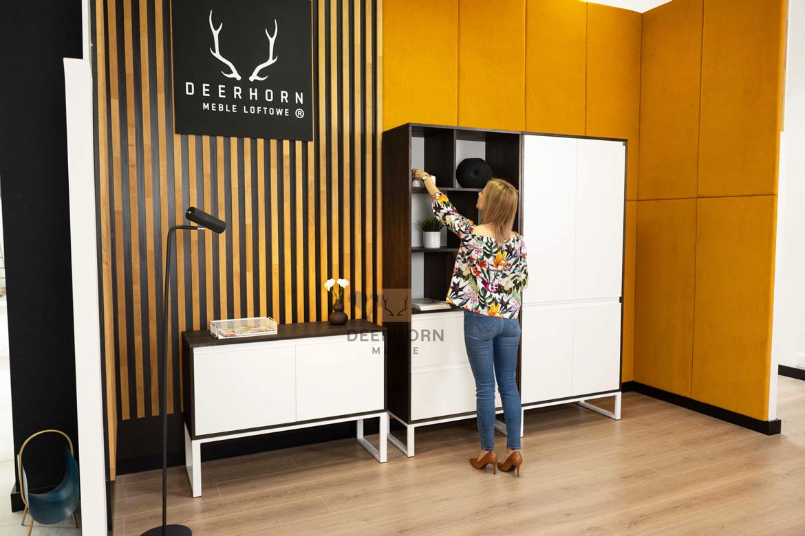 Kommode aus Eichenholz, Öffnung für Dokumente