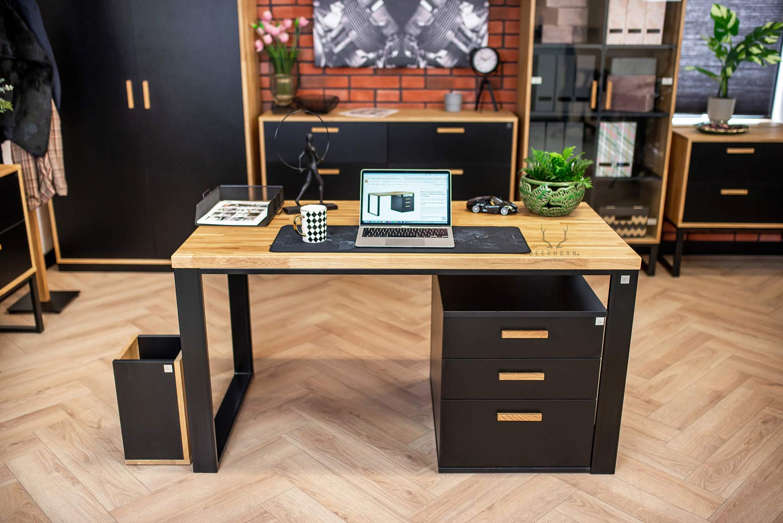 Bureau en bois avec caisson et tiroirs loft office