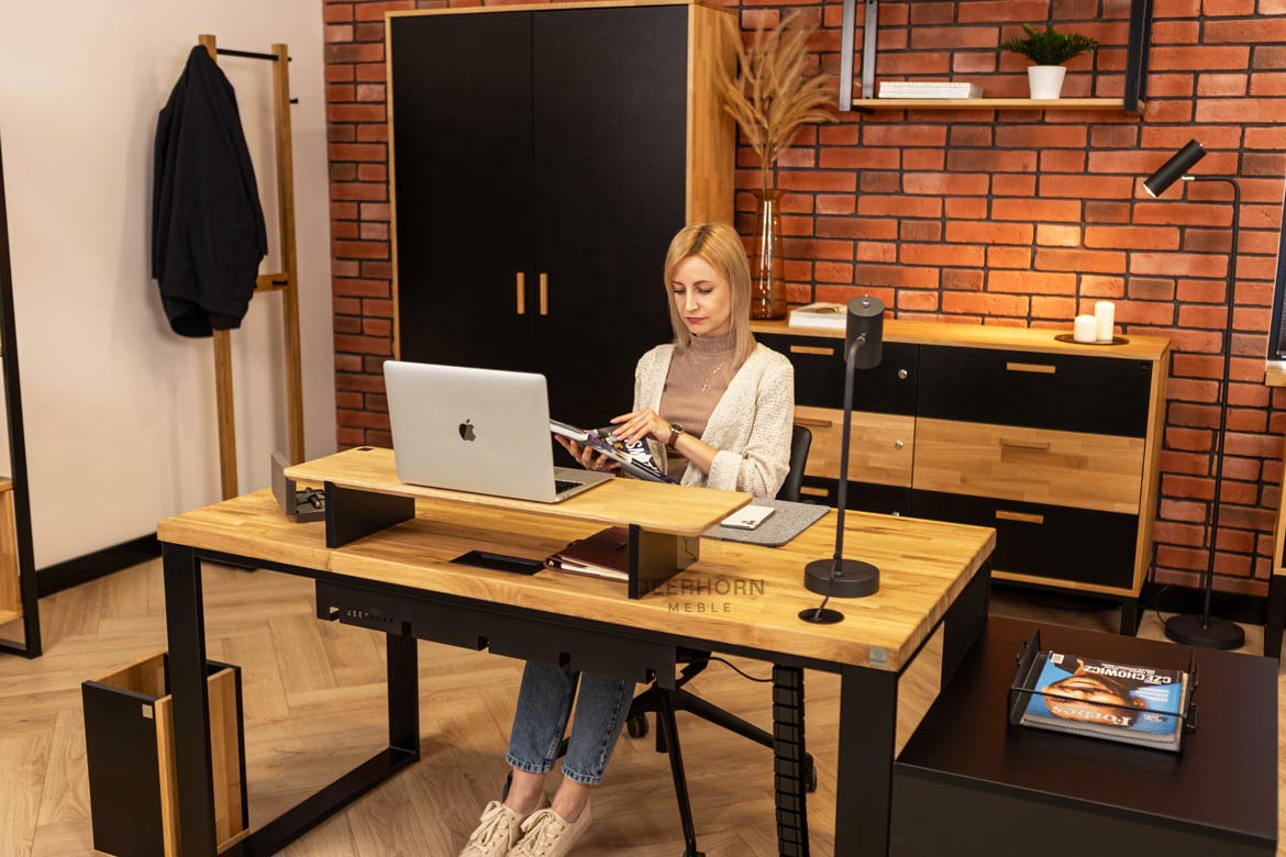 Bureau en bois avec caisson et tiroirs loft office