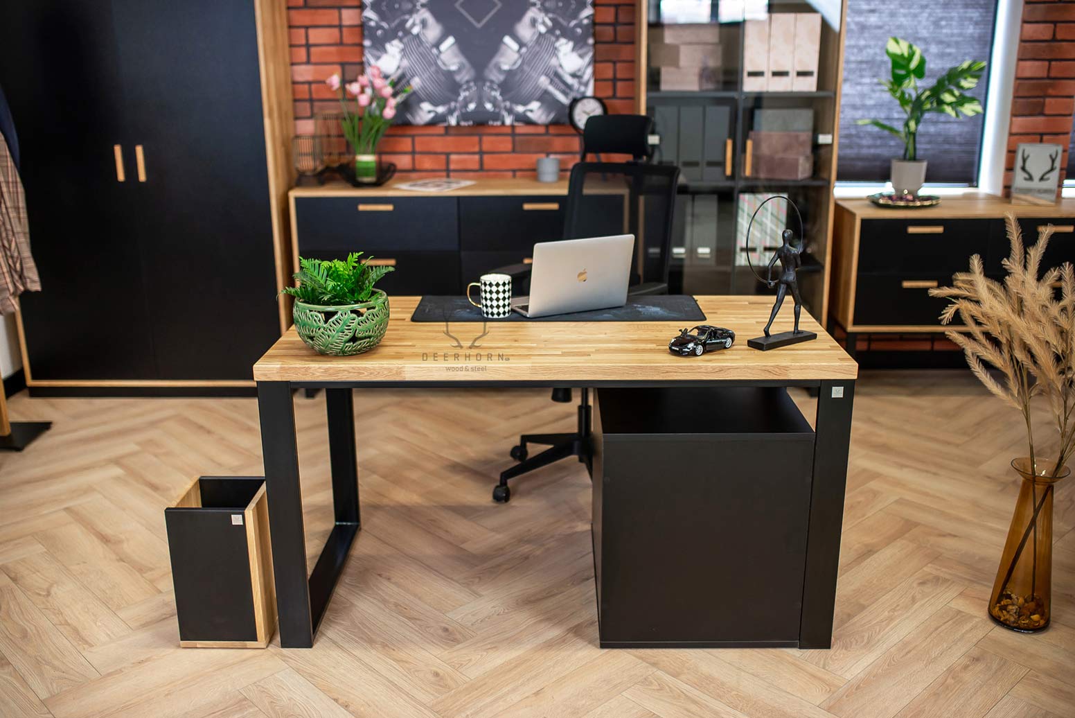 Bureau en bois avec caisson et tiroirs loft office