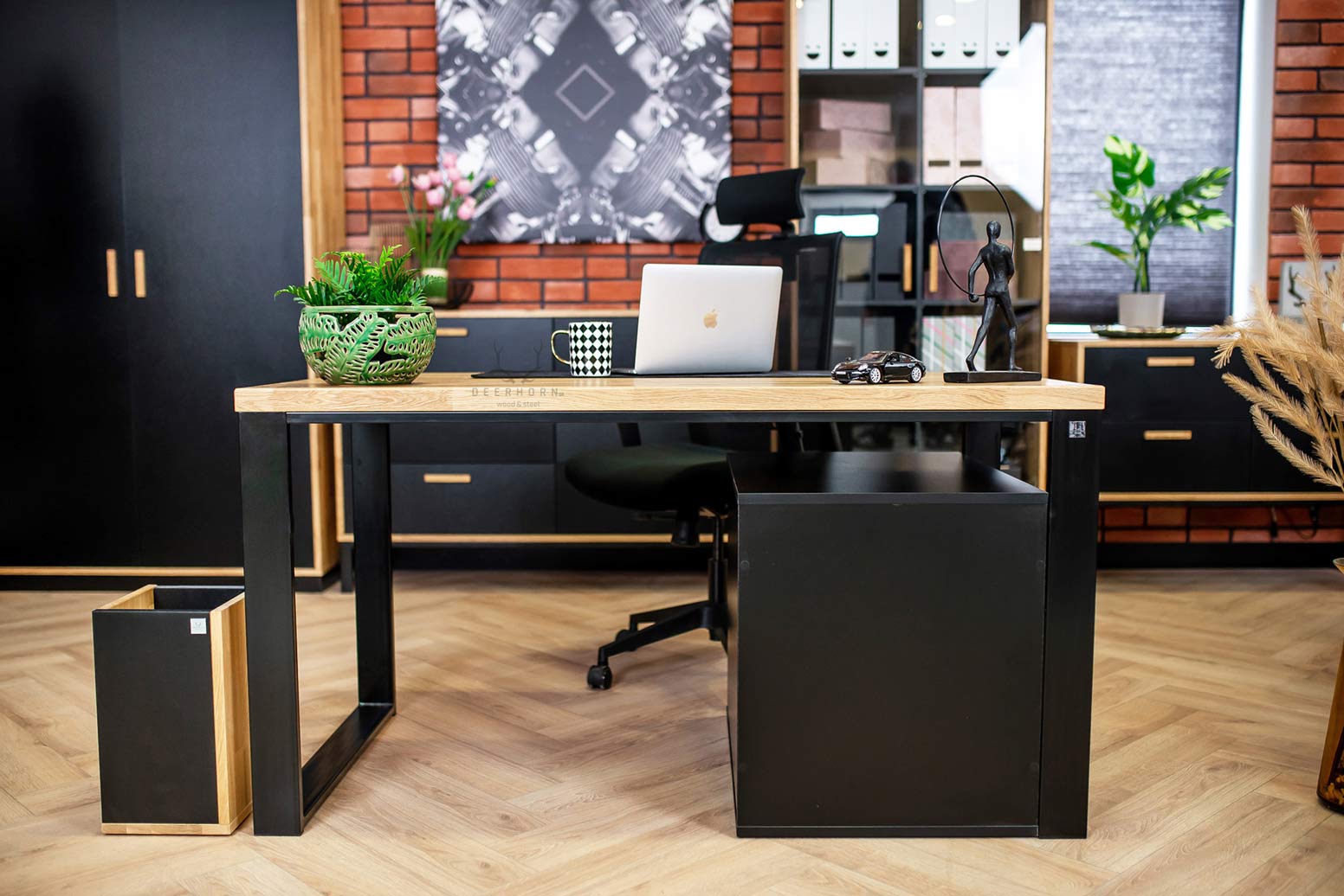 Bureau en bois avec caisson et tiroirs loft office