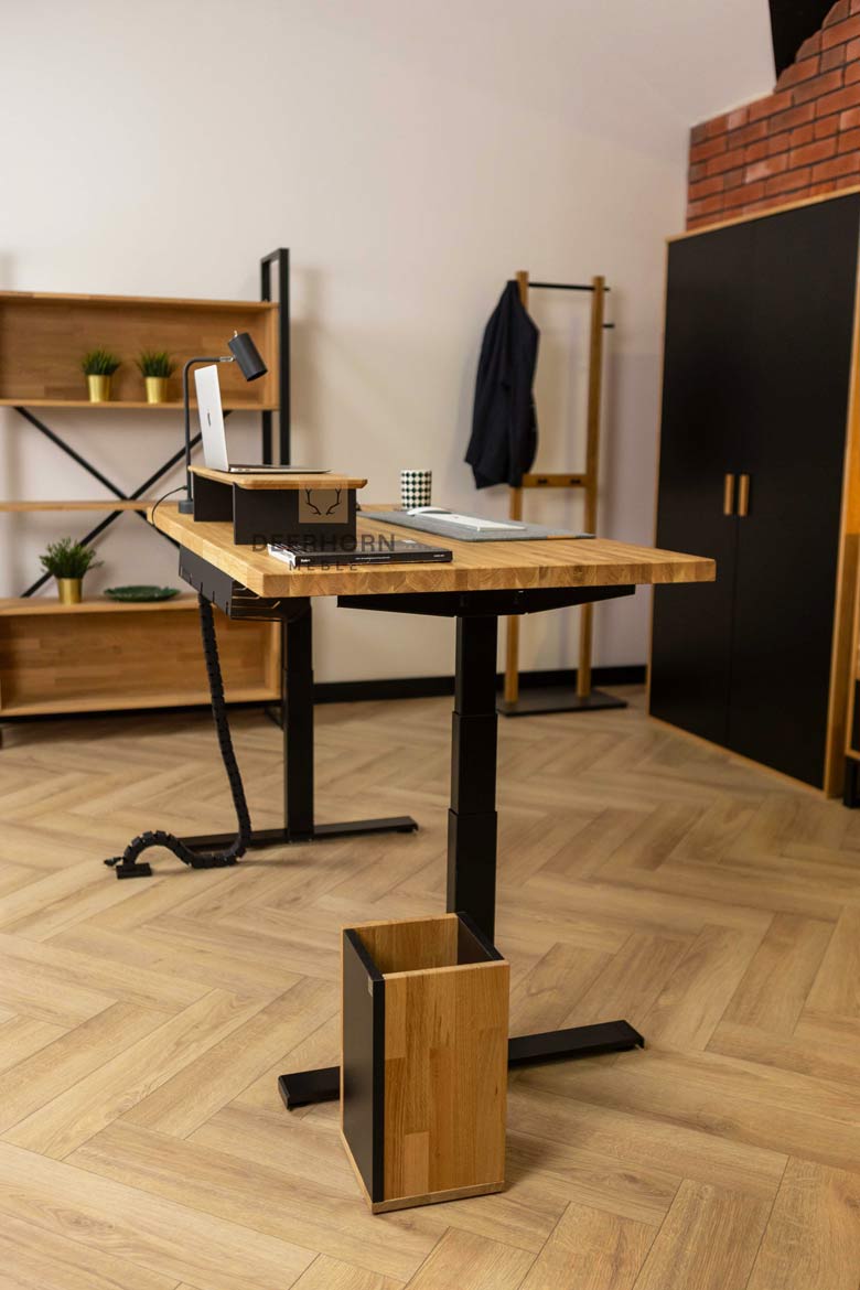 Bureau réglable en hauteur avec plateau en bois