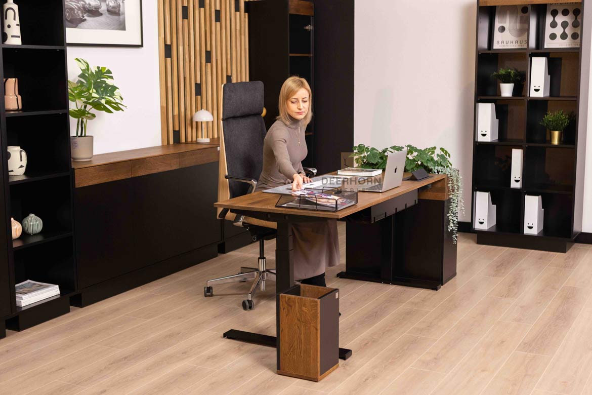 Automatisch höhenverstellbarer Schreibtisch mit Höhenspeicher SLIM 160 cm 70 cm