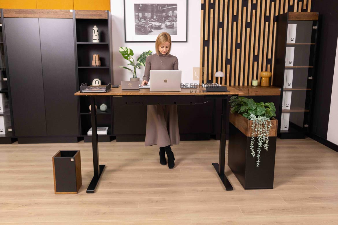 Automatisch höhenverstellbarer Schreibtisch mit Höhenspeicher SLIM 160 cm 70 cm