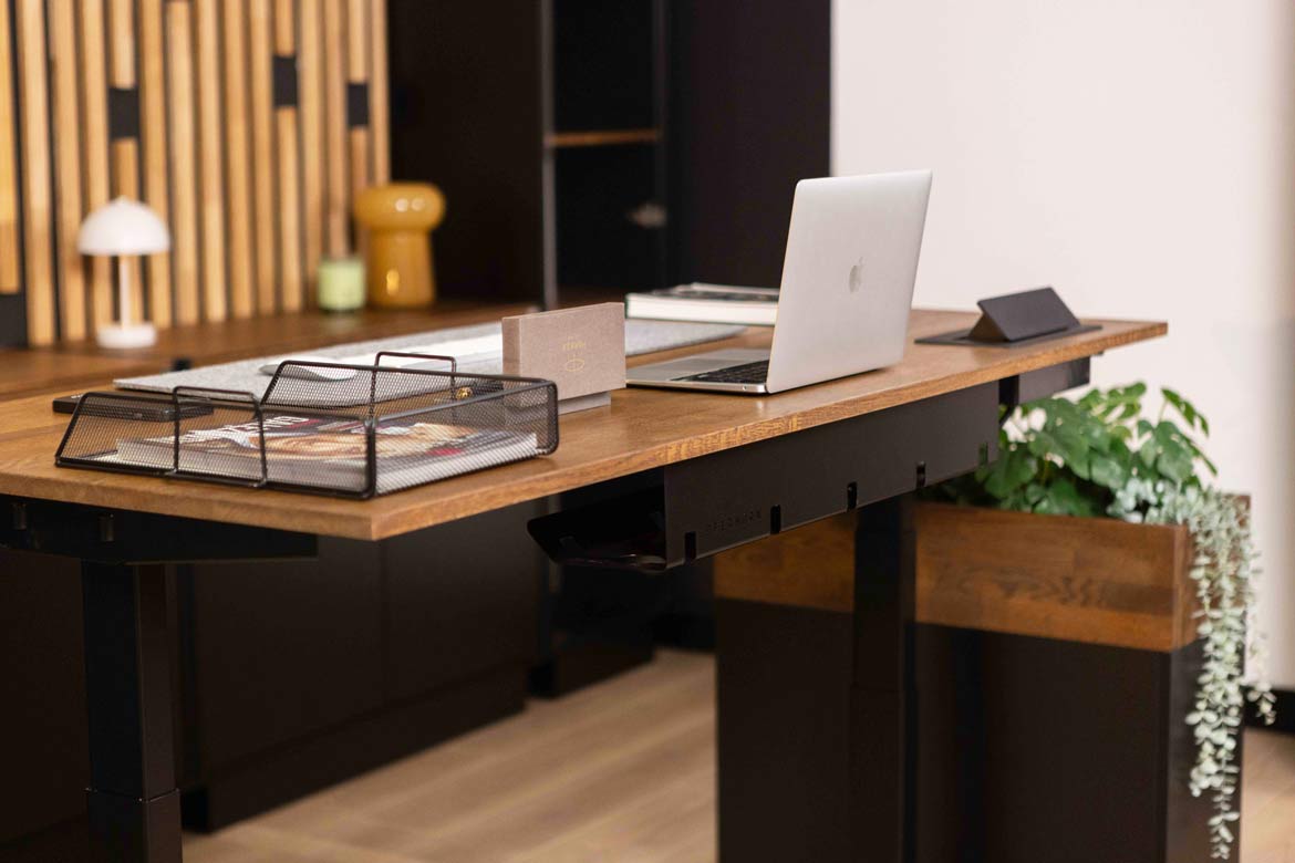 Automatisch höhenverstellbarer Schreibtisch mit Höhenspeicher SLIM 160 cm 70 cm