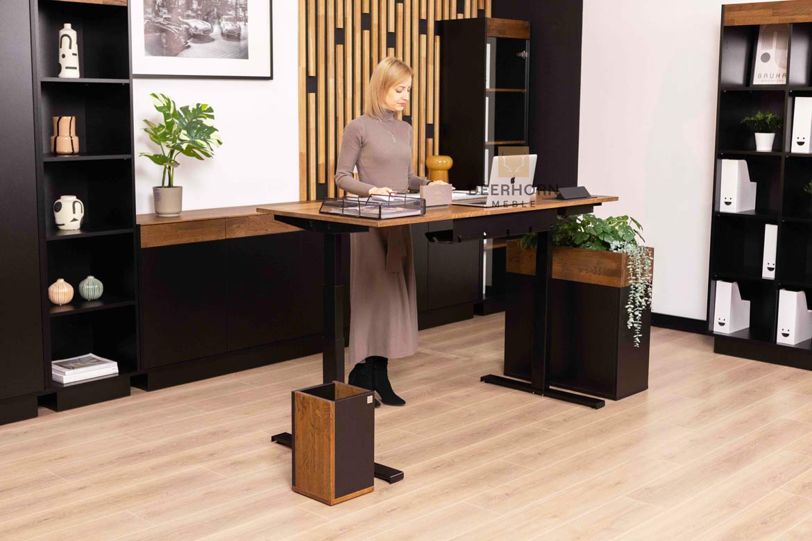 Automatisch höhenverstellbarer Schreibtisch mit Höhenspeicher SLIM 160 cm 70 cm