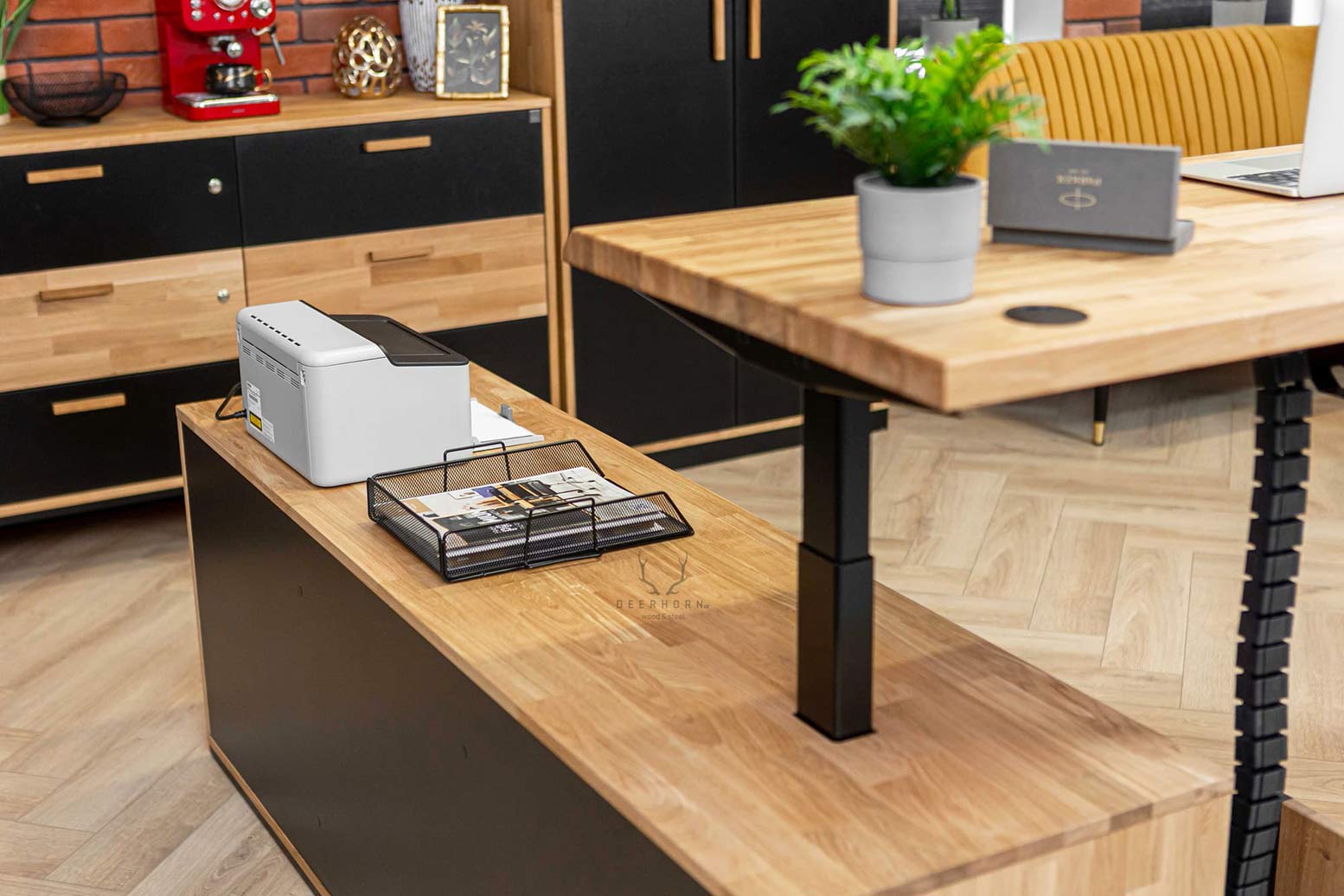 Eckschreibtisch mit Höhenverstellung für Büro und praktischem Rollcontainer 160×70