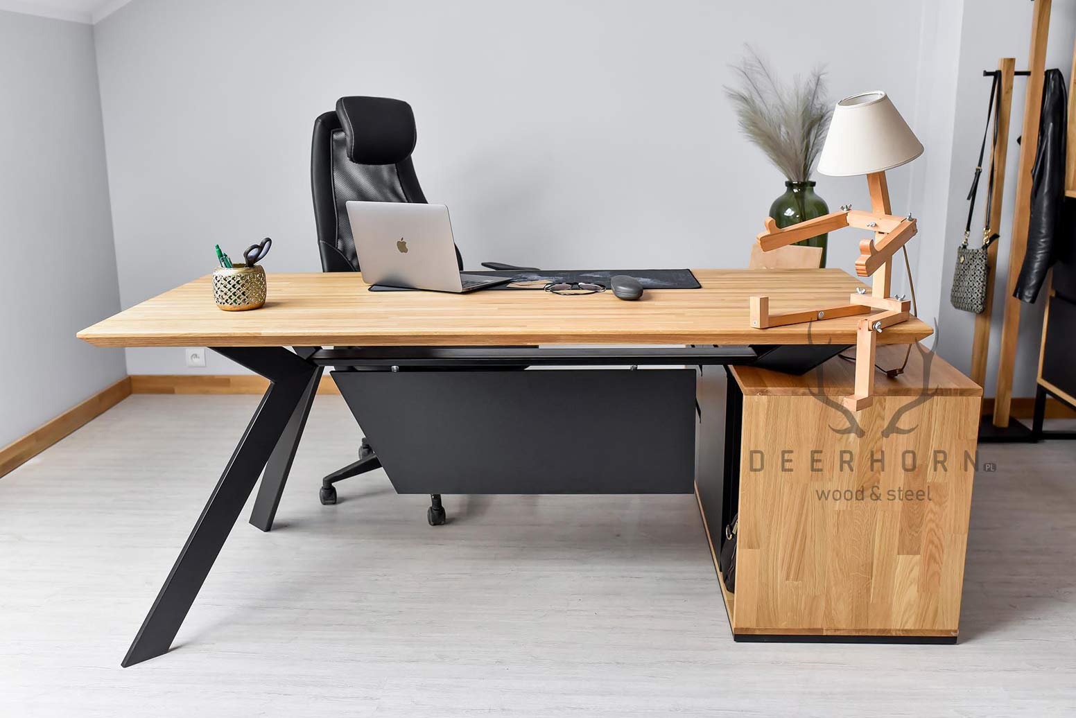 Futur bureau d'angle de style actif