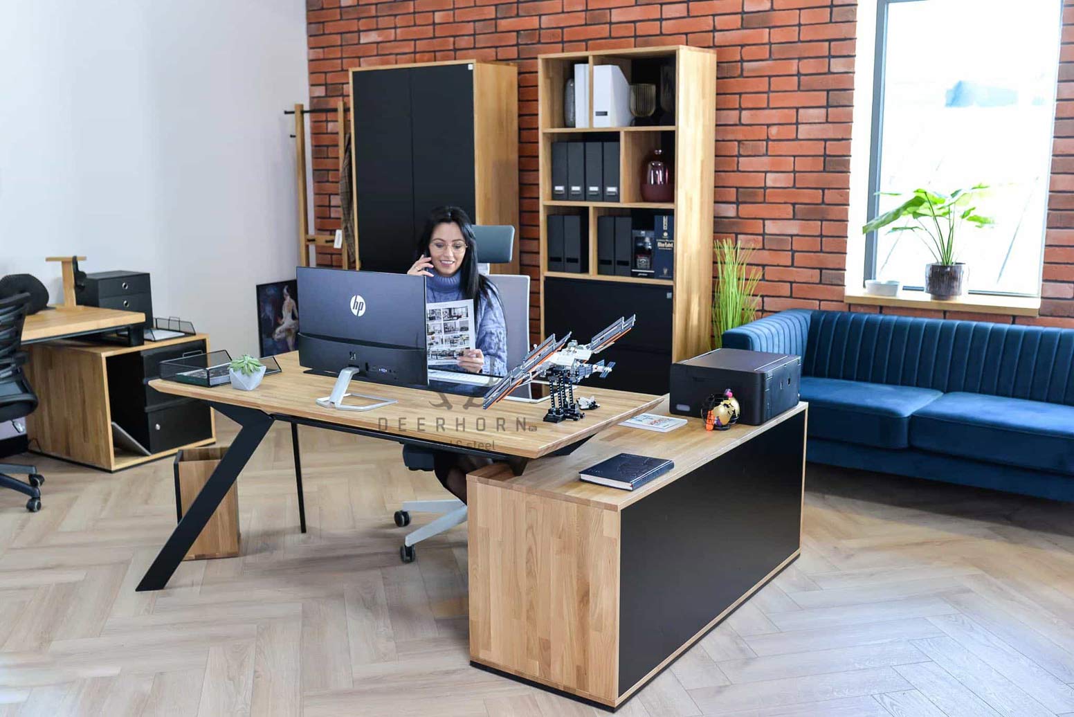 Futur bureau d'angle de style actif