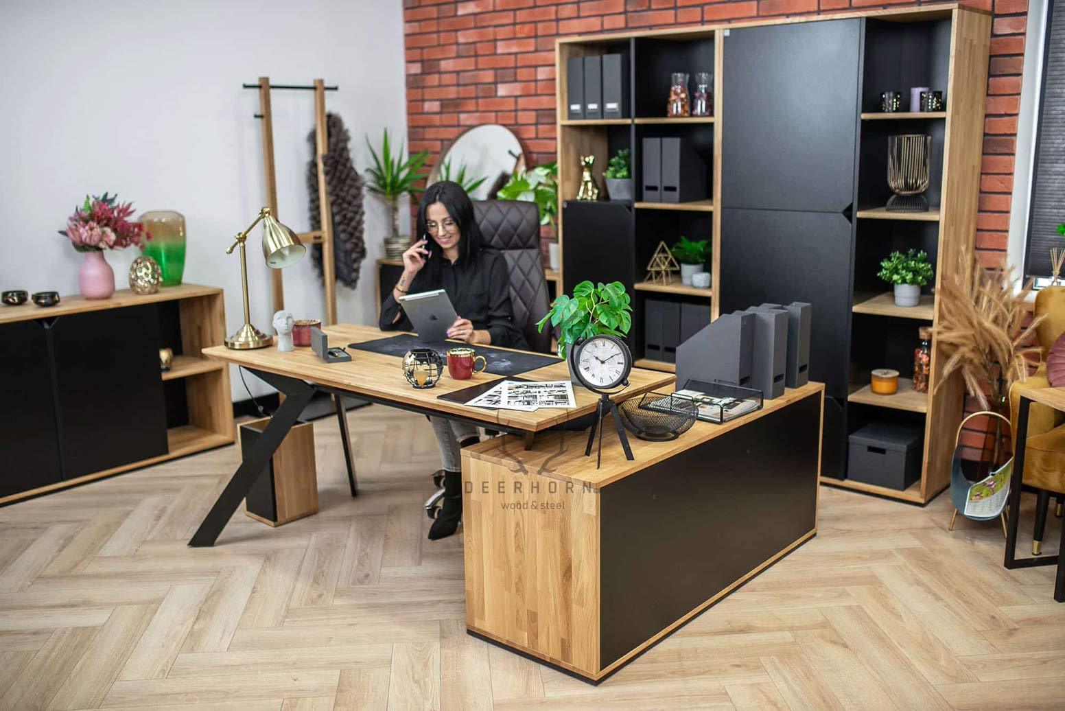 Futur bureau d'angle de style actif