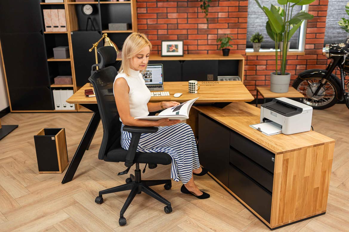 Futur bureau d'angle de style actif