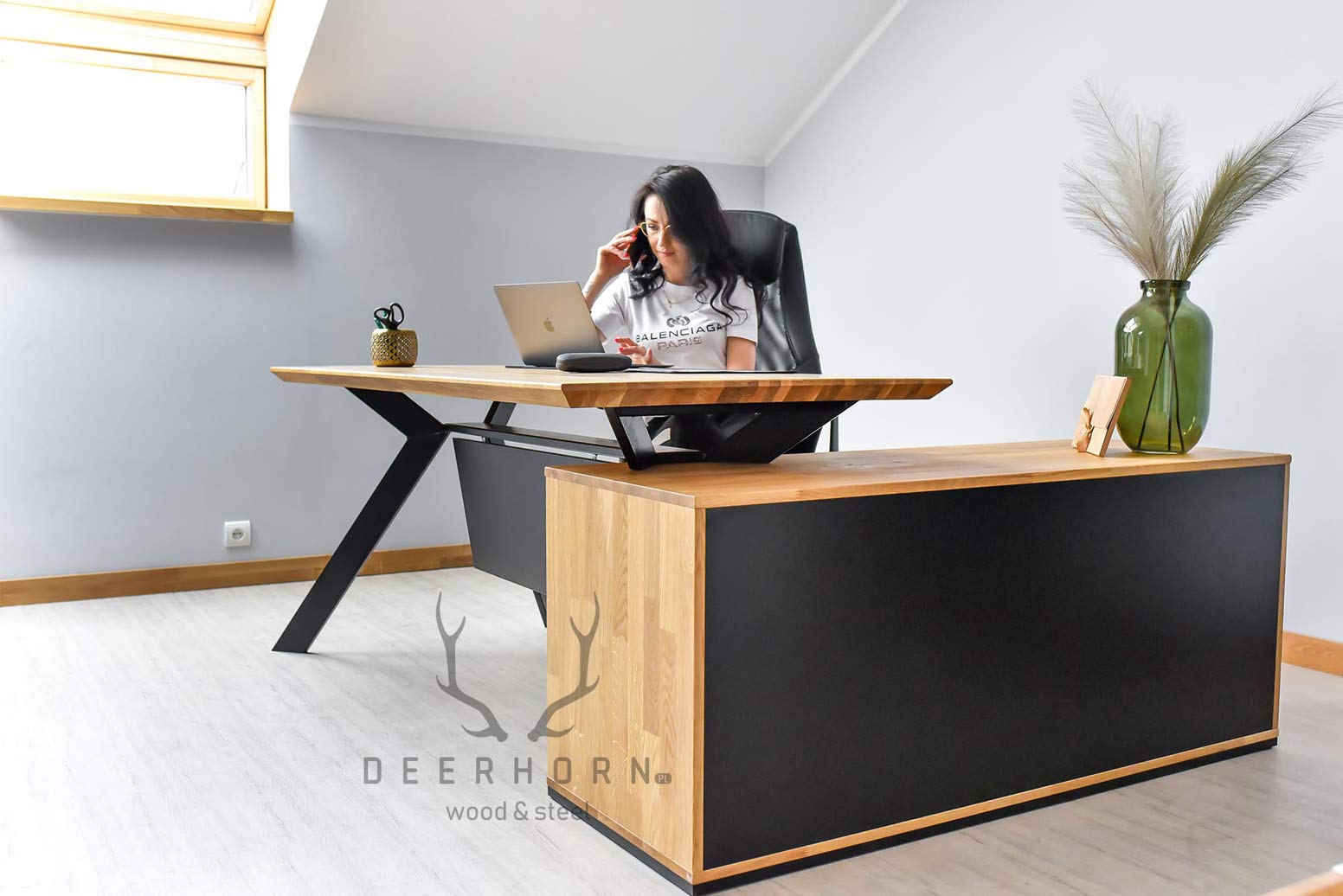 Futur bureau d'angle de style actif