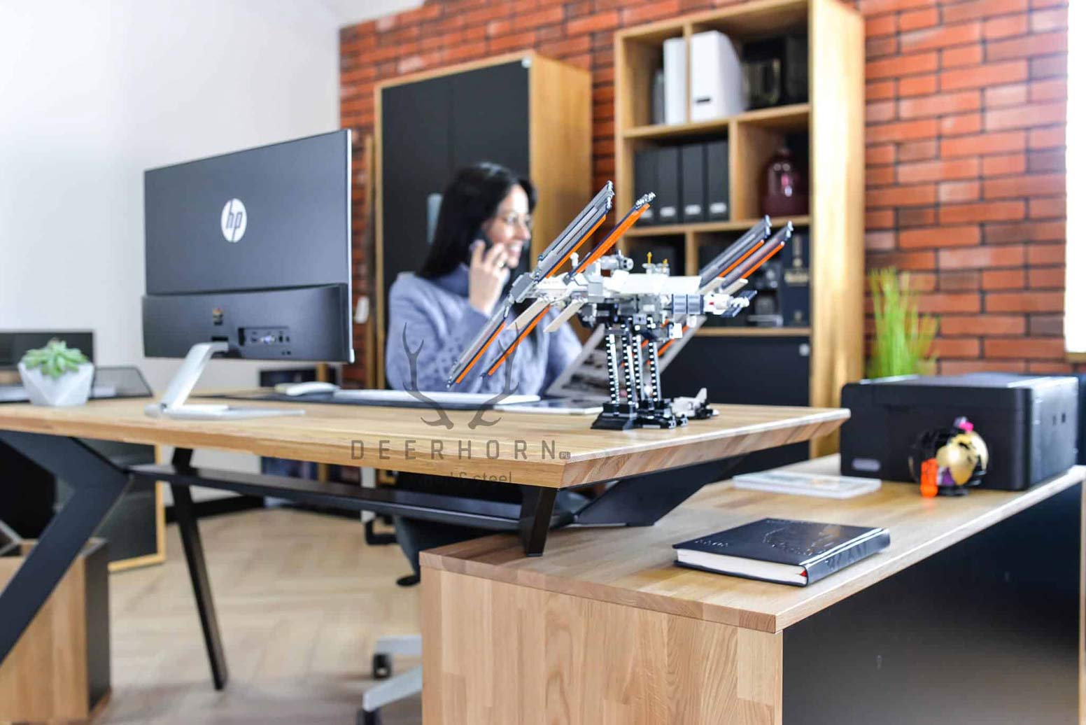 Futur bureau d'angle de style actif