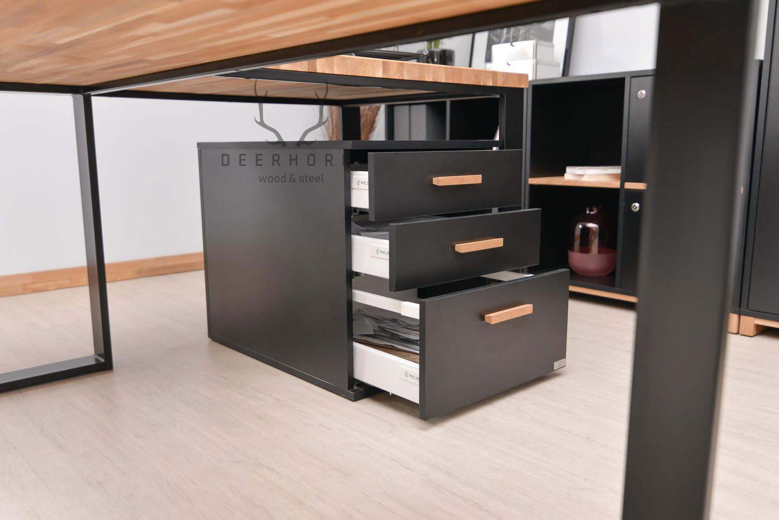 Bureau d'angle avec plateau loft en bois + caisson