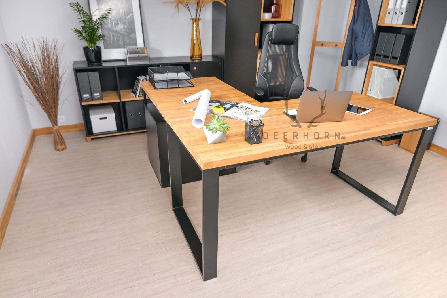 Bureau d'angle avec plateau loft en bois + caisson