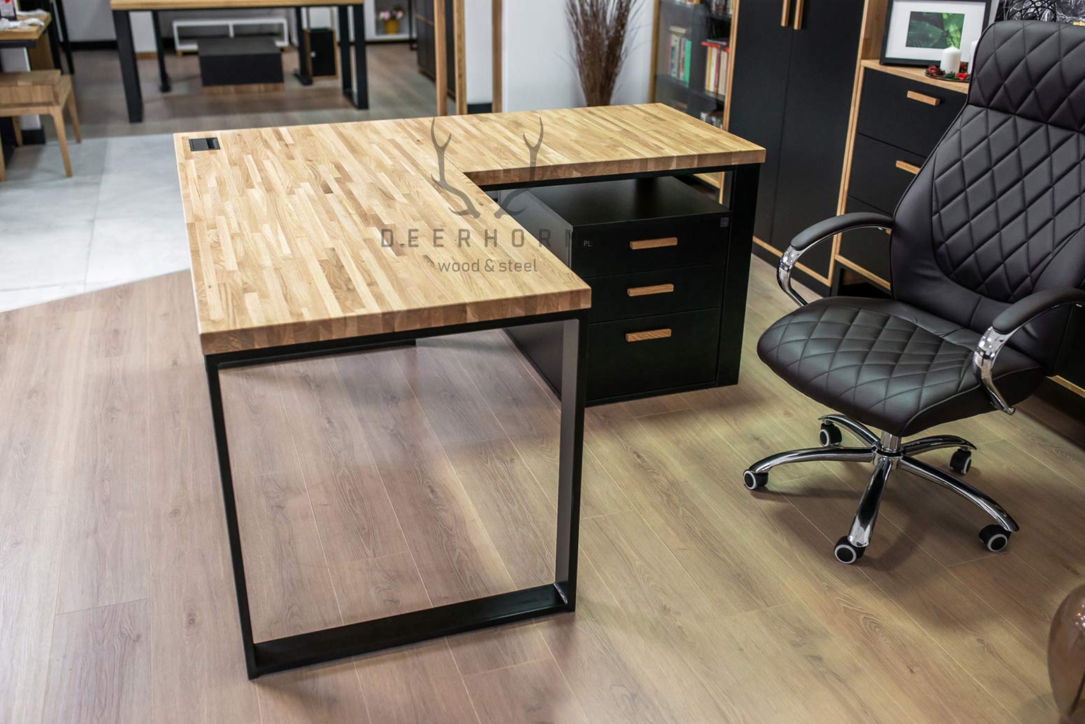 Bureau d'angle avec plateau loft en bois + caisson