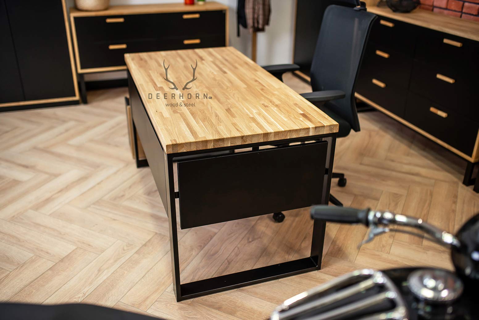 Bureau Loft avec plateau en bois et mélanges