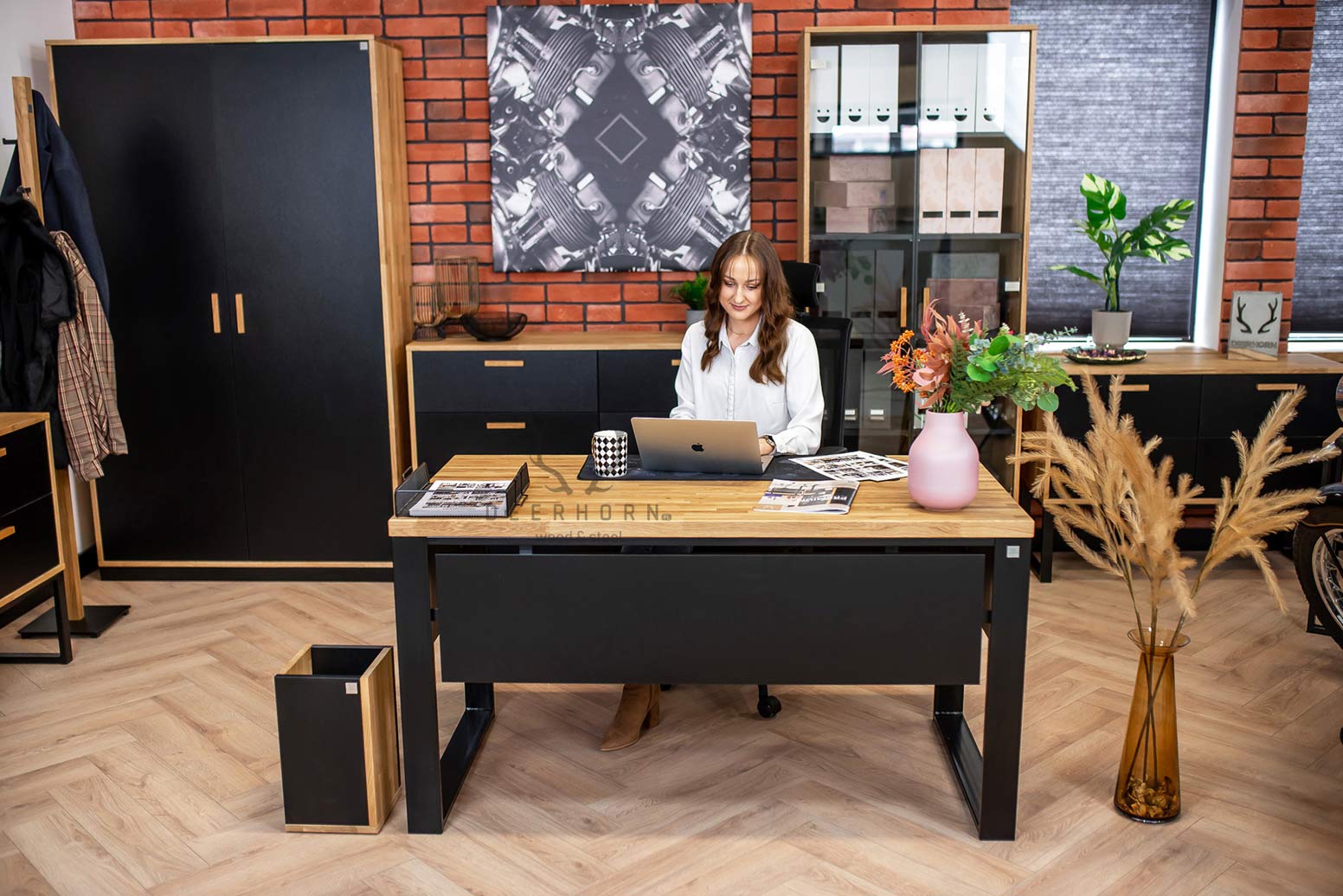 Bureau Loft avec plateau en bois et mélanges