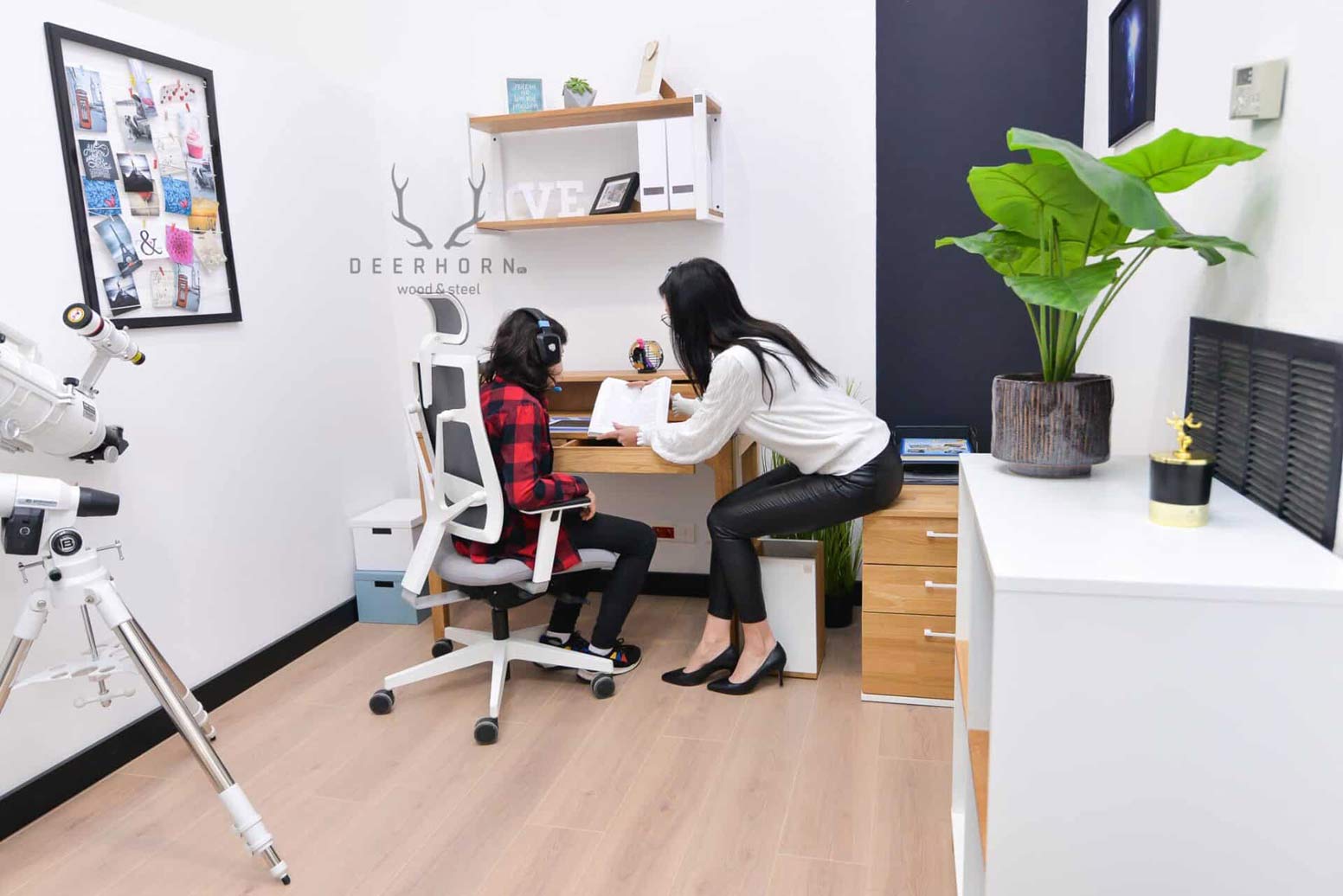 Bureau en bois, secrétaire, coiffeuse Dione plus