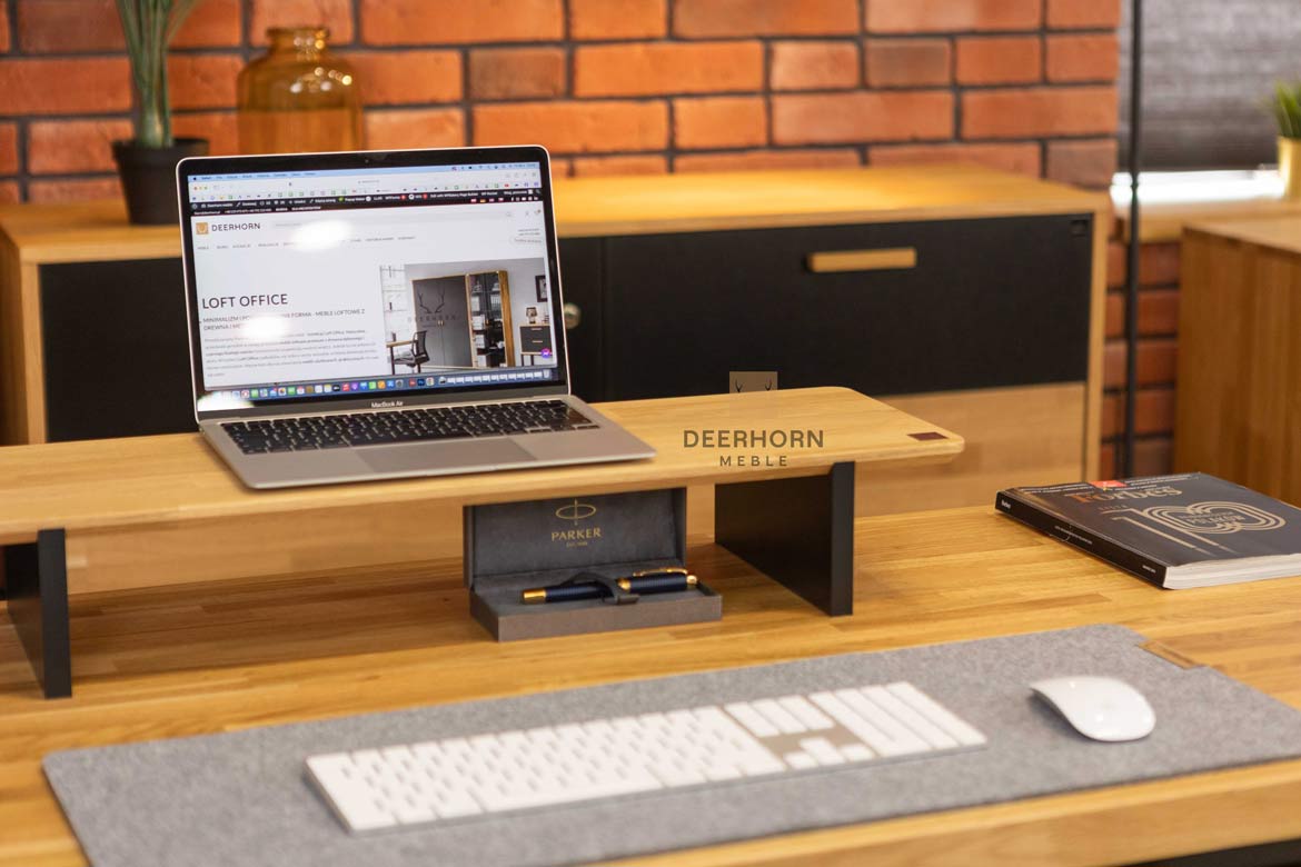 Bureau de travail avec tiroirs. Plateau en chêne et tiroirs en blum